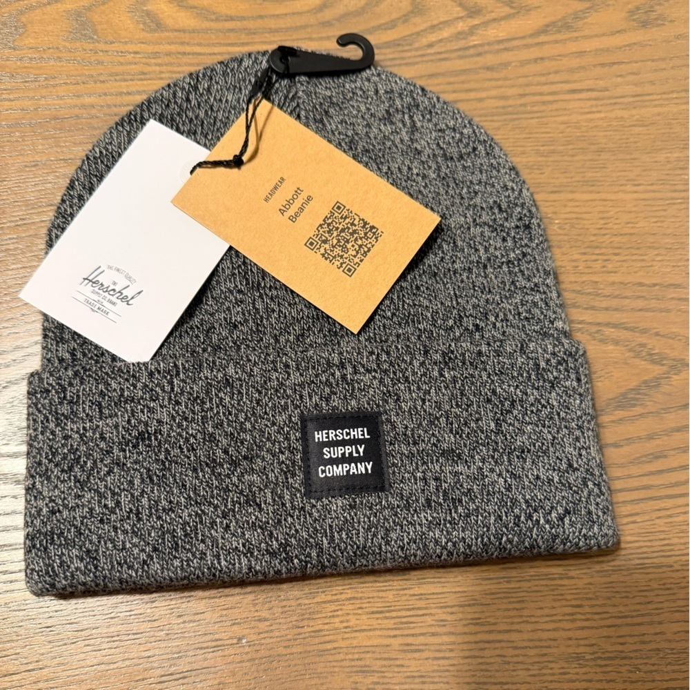 HERSCHEL SUPPLY COMPANY ABBOTT RIB KNIT BEANIE Heather Gray NWT